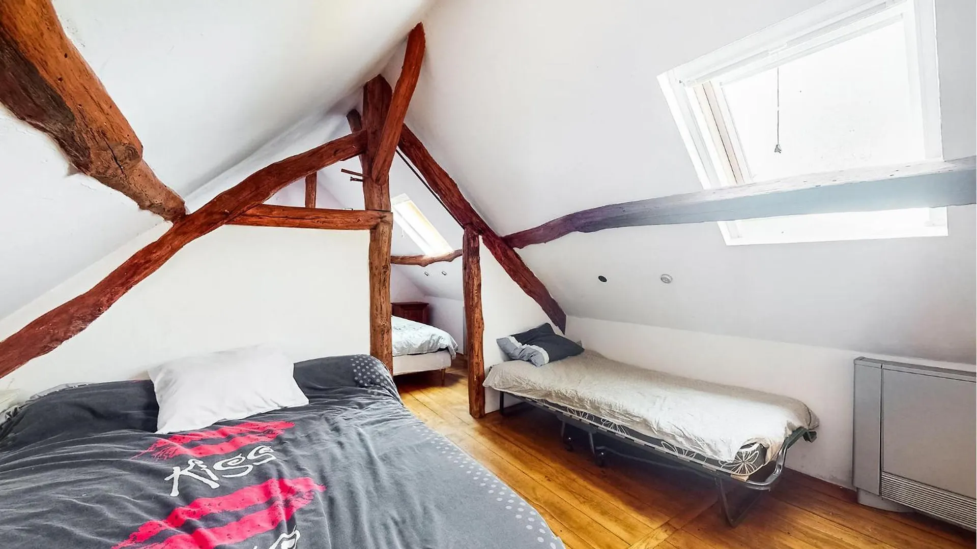 4 Bedroom Pet Friendly Home In Carlucet
